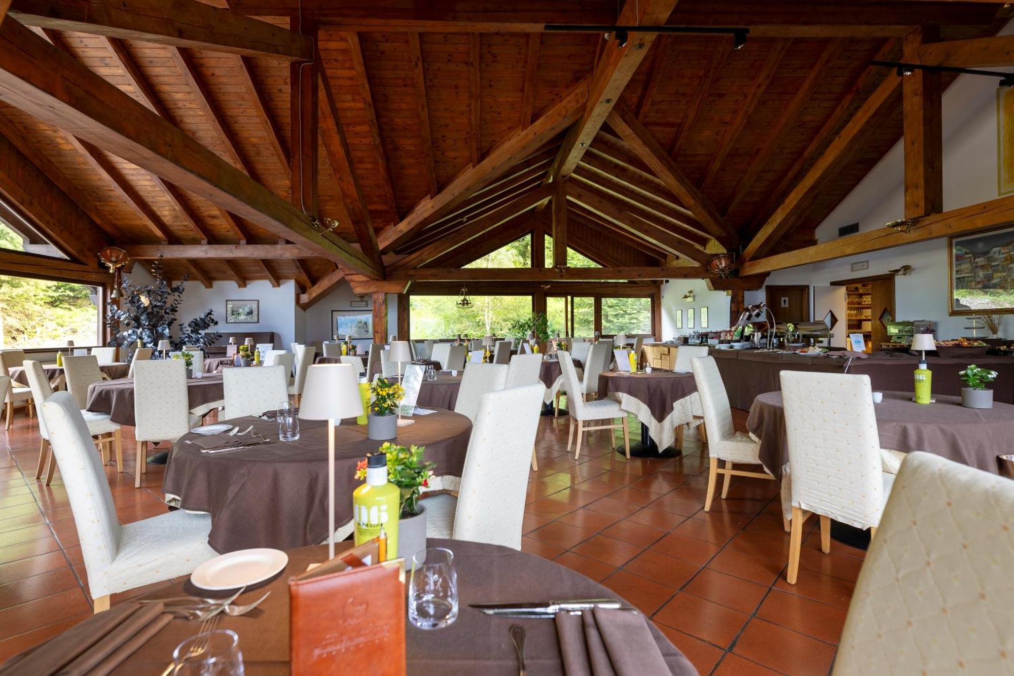 Luna Wellness Hotel Folgarida Bagian luar foto