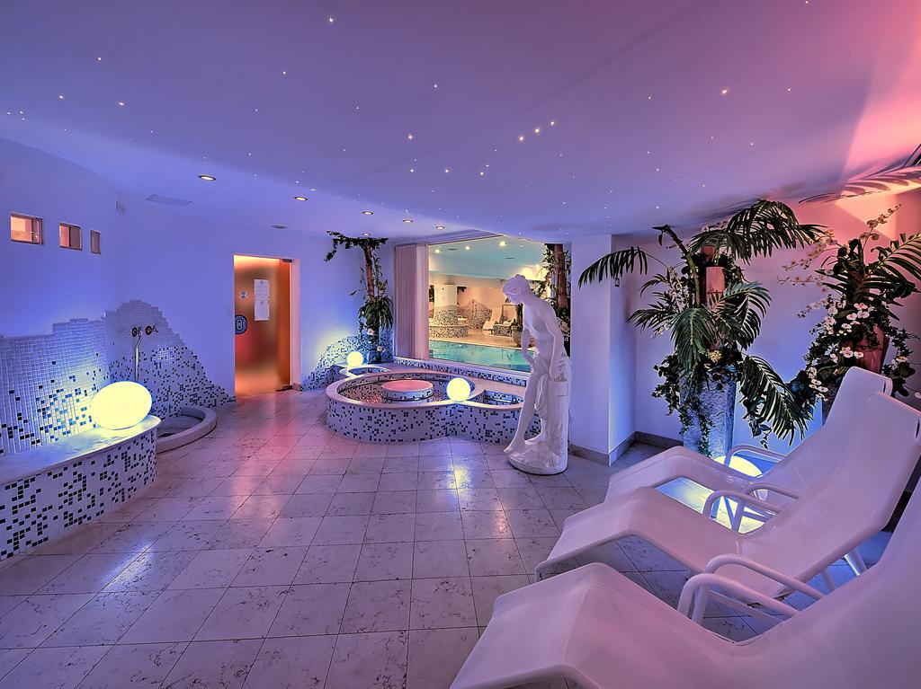Luna Wellness Hotel Folgarida Bagian luar foto